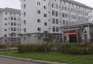 信阳卫生学校