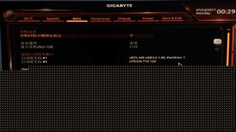 操作系统类型改成"其它操作系统"和改legacy