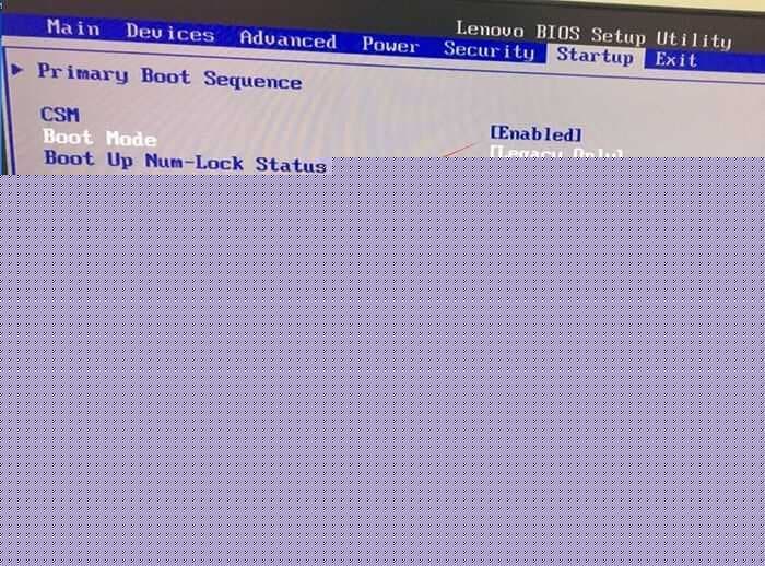 把Boot Mode从UEFI改成Legacy 。再开启csm兼容模式