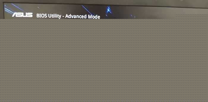 把Secure Boot control选enabled改为disabled关闭安全启动