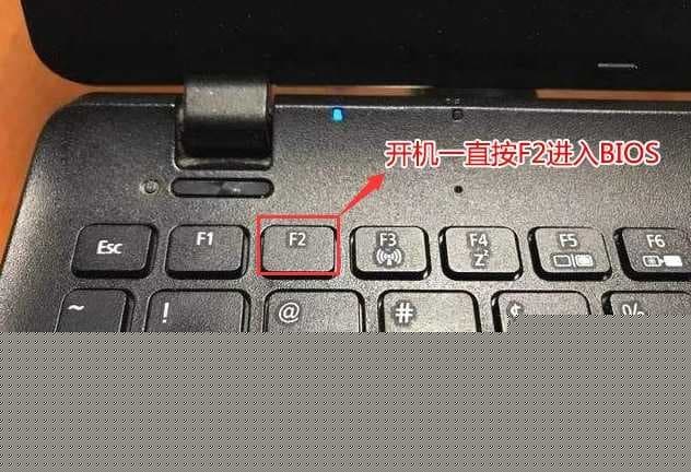 开机按F2进入bios